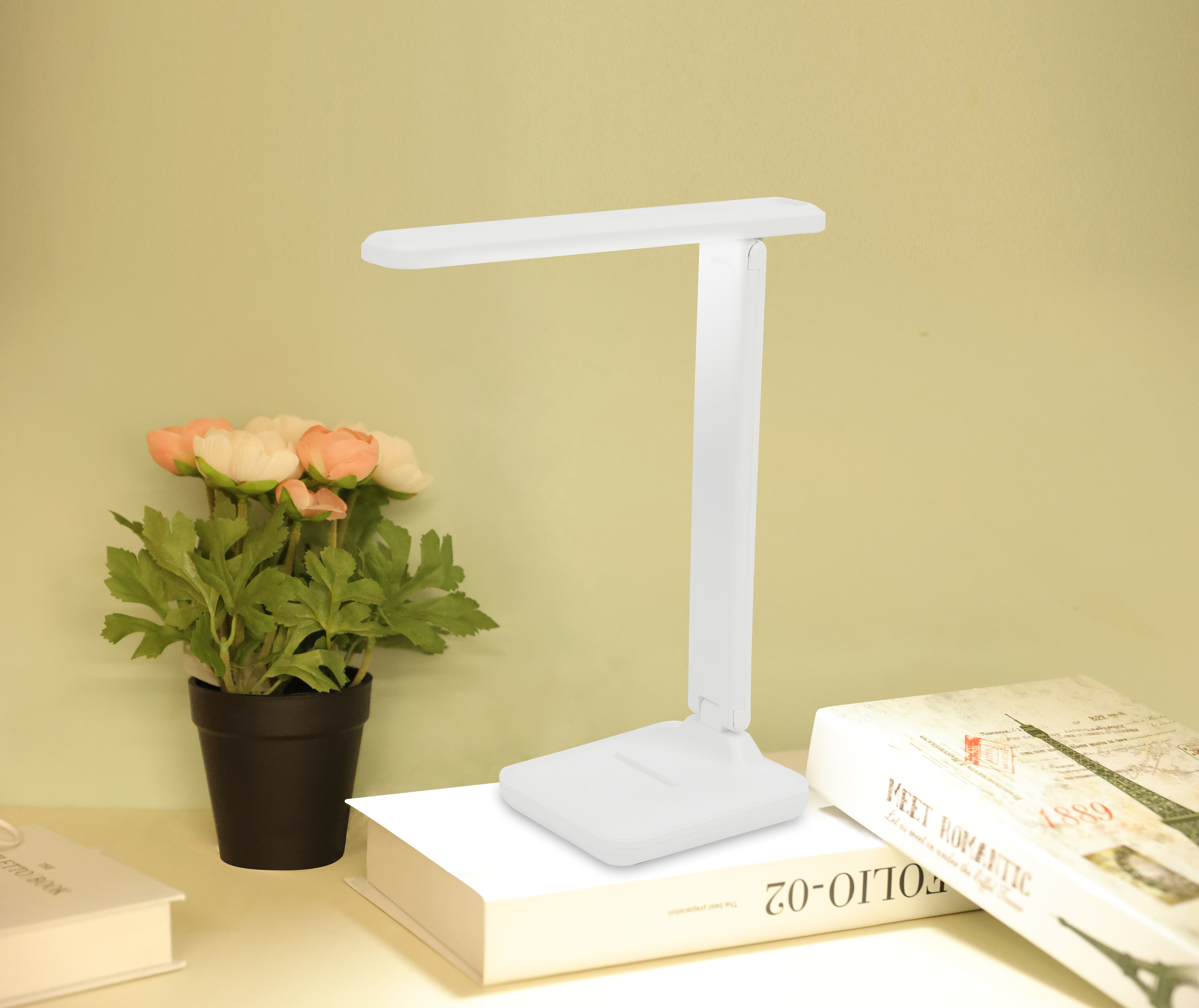 Classic Foldable Rechargeable Desk Lamp Model: SCTD-0810(White)