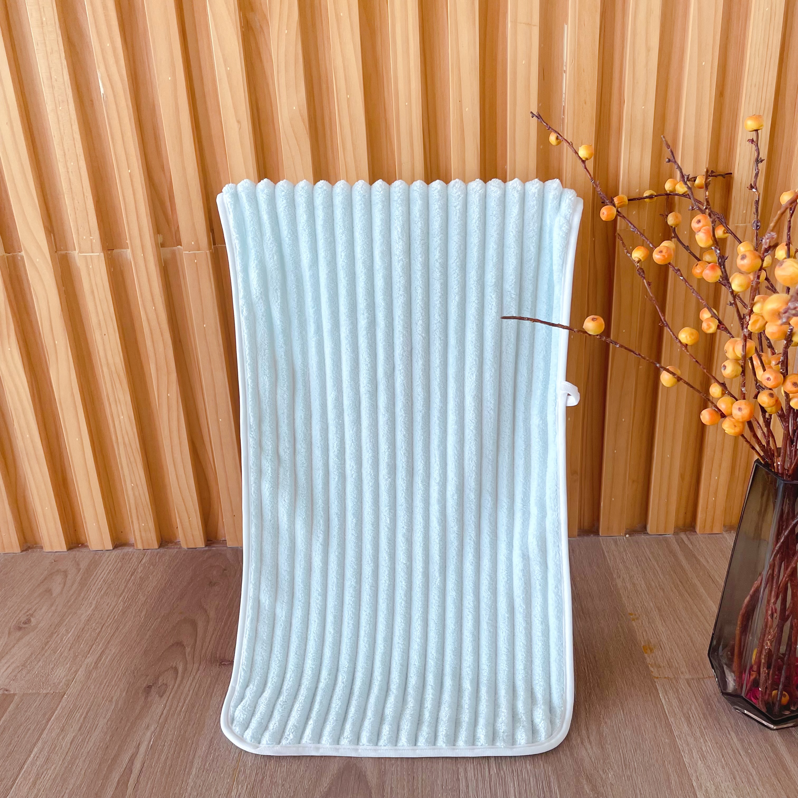 Jacquard Coral Fleece Towel (Mint Green)